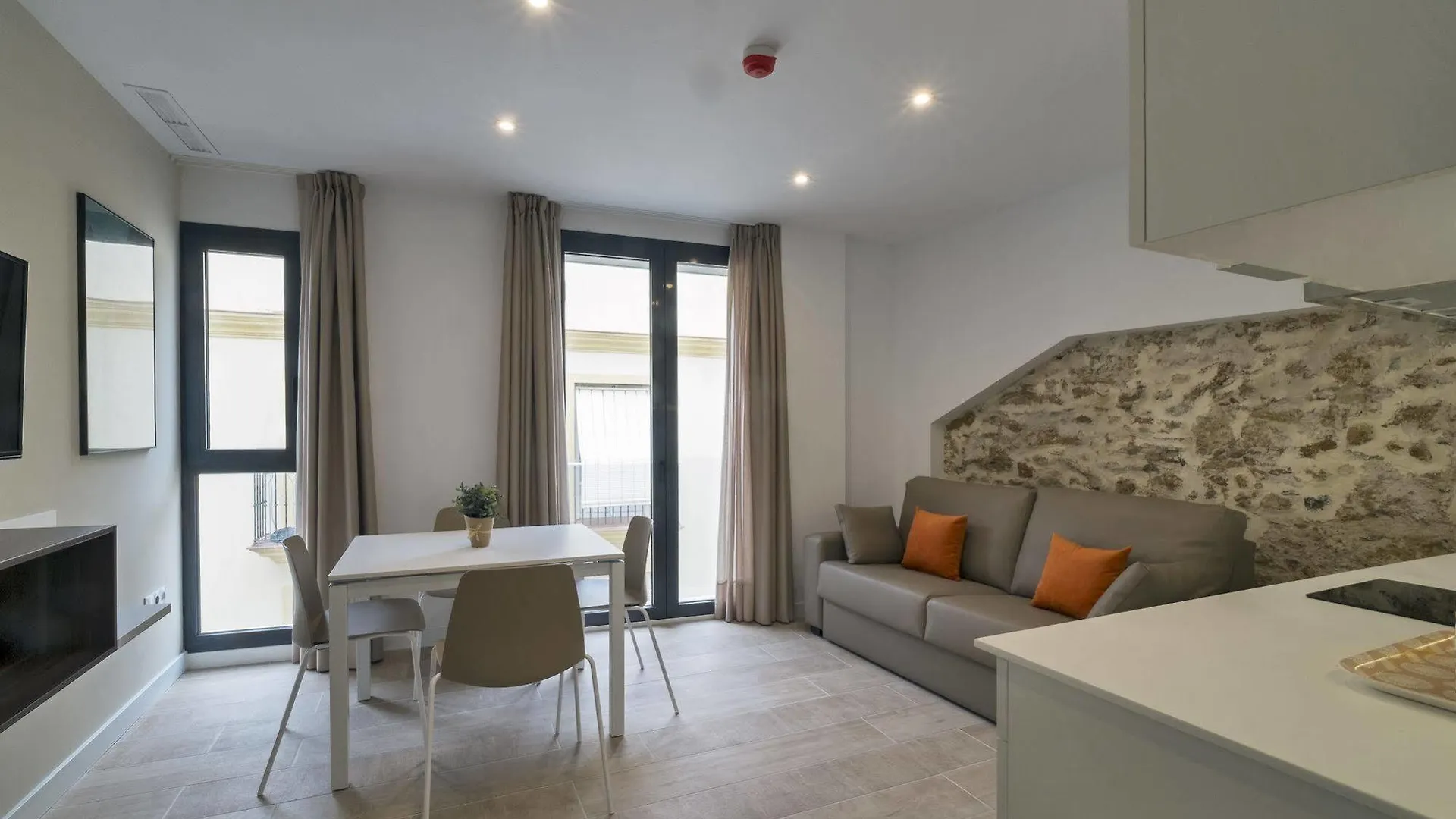 Apartamentos Maier Cadiz Spain