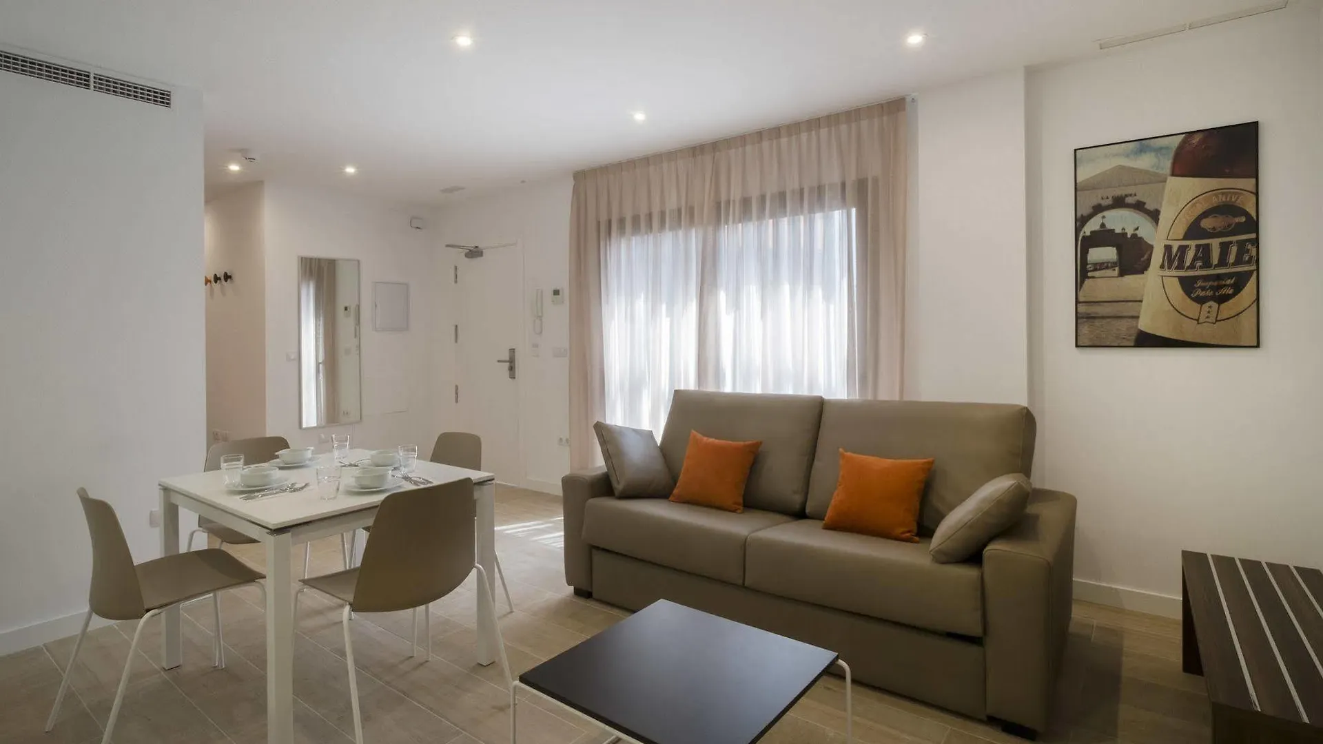 Apartamentos Maier Cadiz 0*,  Spain