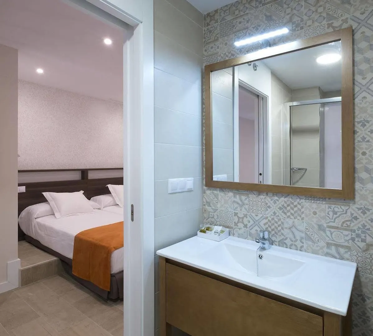 Apartamentos Maier Cadiz Spain