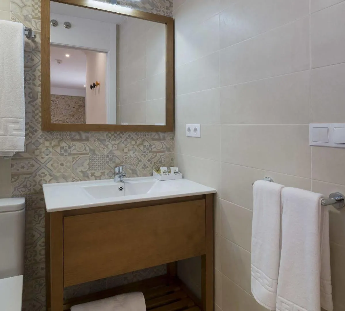 Hotel Apartamentos Maier Cadiz Spain