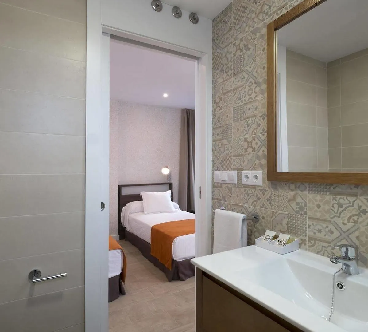 Hotel Apartamentos Maier Cadiz